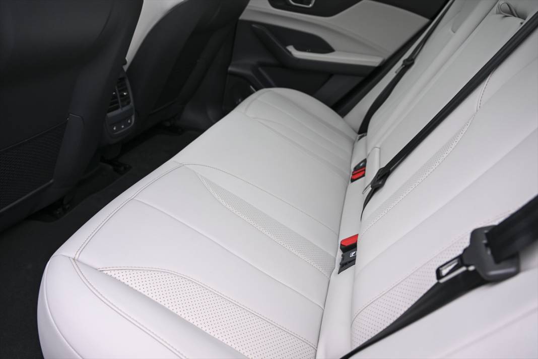 Türkiye’nin otomobili Togg’un yeni modeli Münih sokaklarında 14